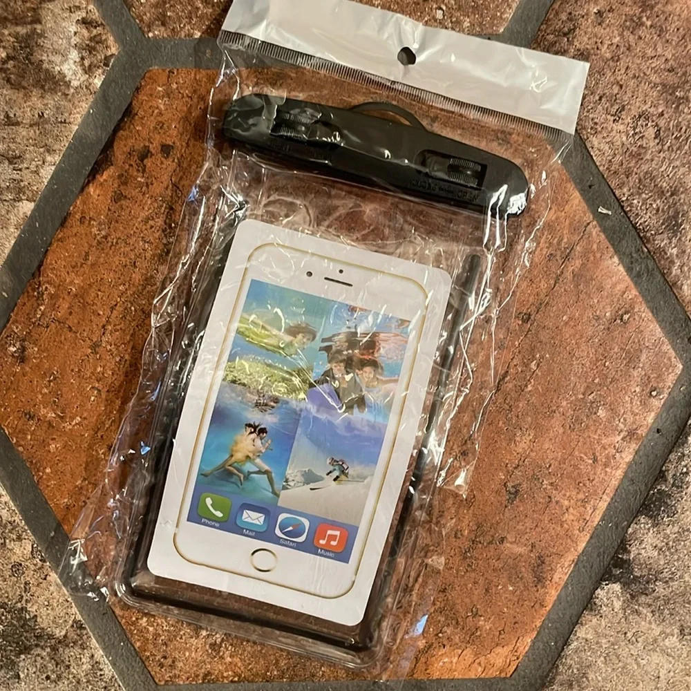 NWT waterproof phone protector travel case Waterproof phone storage bag